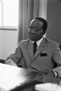 Léopold Sédar Senghor photographié par Roger Pic, source : Bibliothèque nationale de France