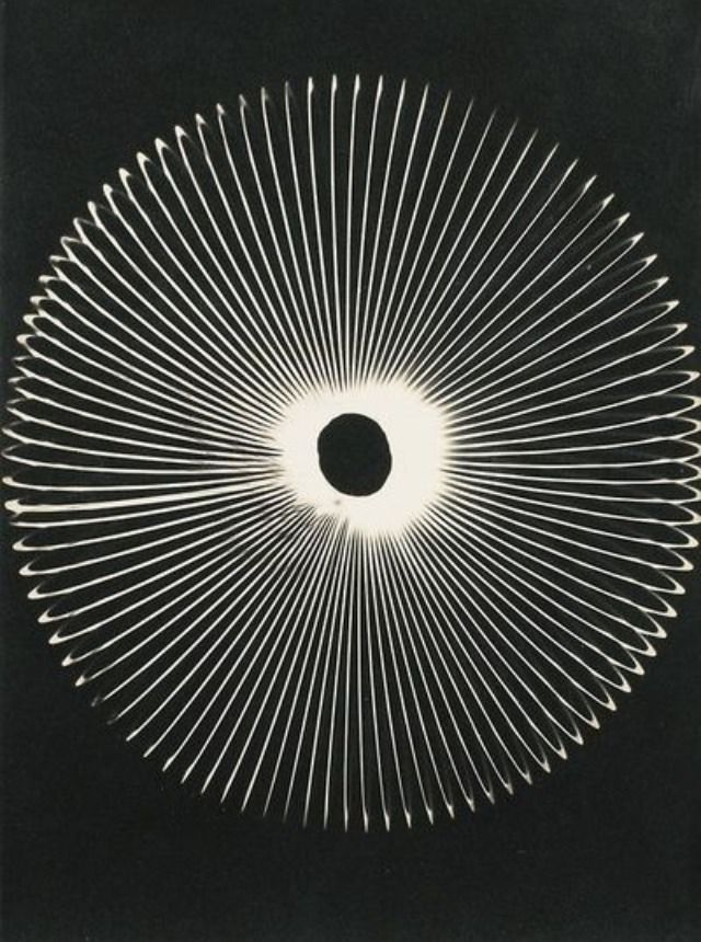 Man Ray, Untilted rayogram, 1956, pinterest.com